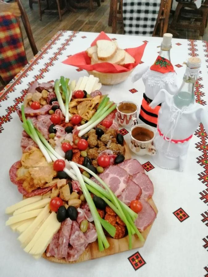 Strîmtura Pensiunea Plai Strabun מראה חיצוני תמונה